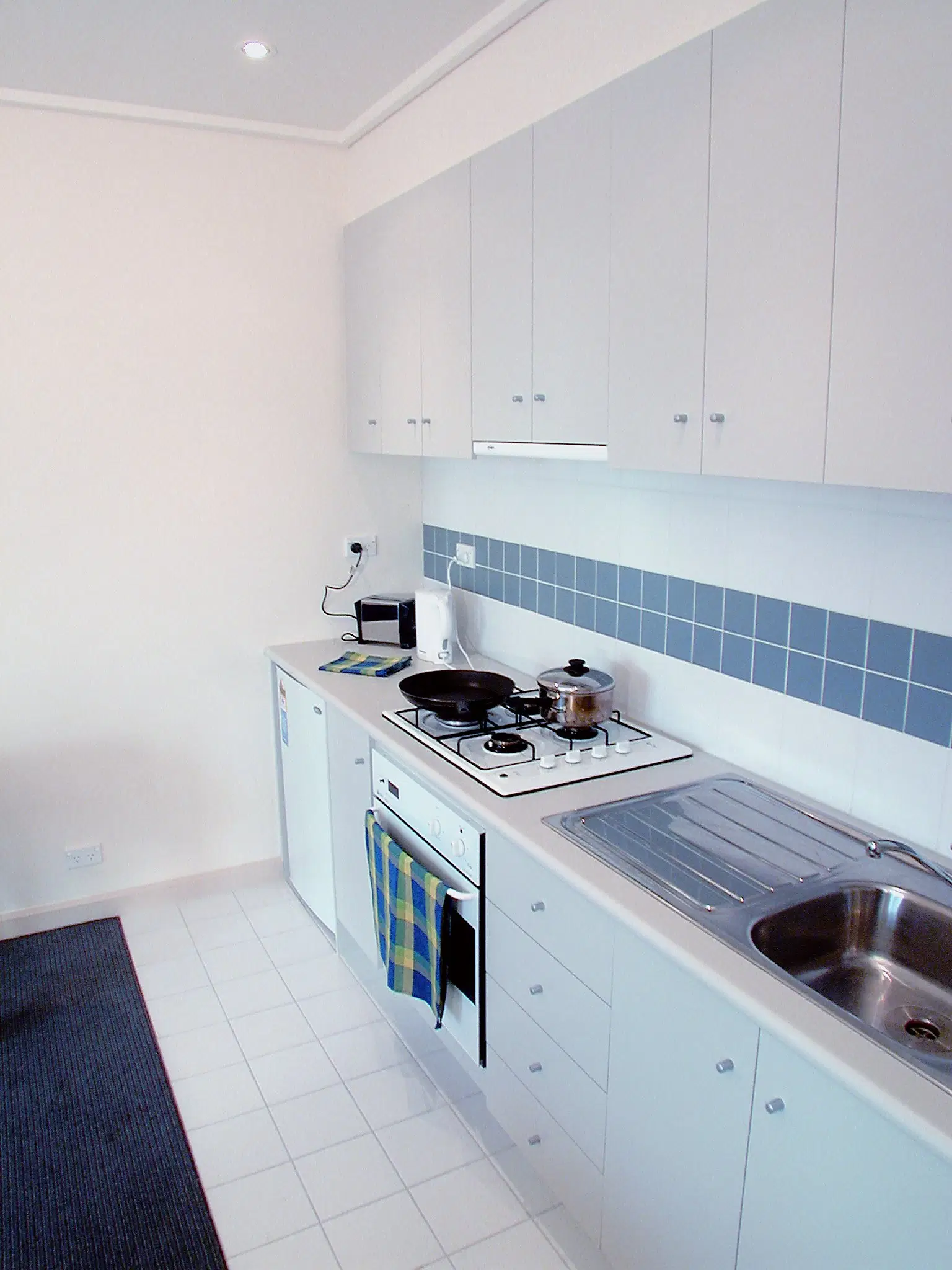 Student Living On A’Beckett, Melbourne – Kitchen