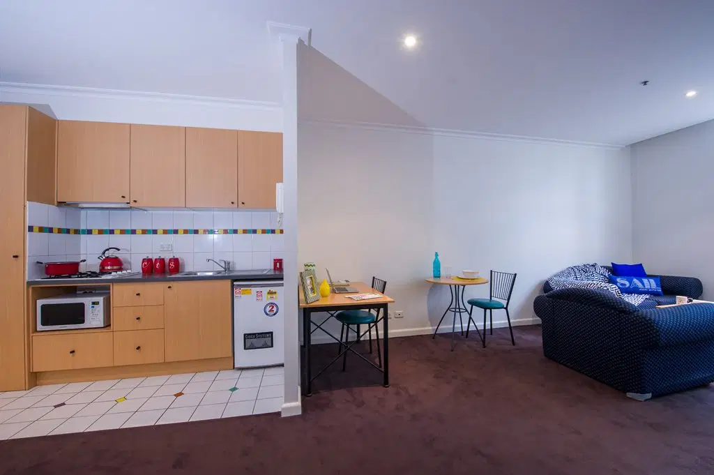 Student Living - 339 Swanston, Melbourne – Kitchen