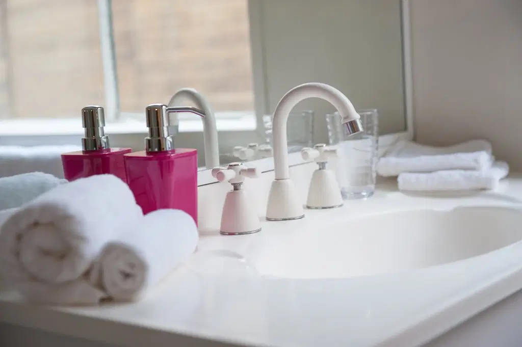 Student Living - 339 Swanston, Melbourne – Bathroom