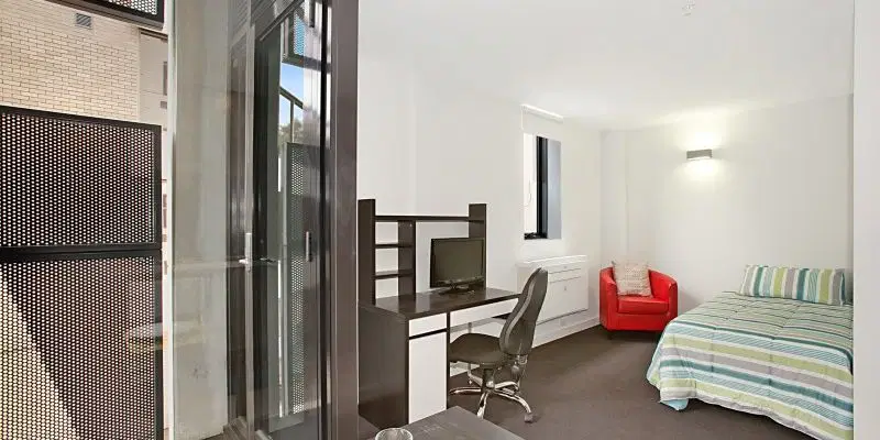 Student Living On Raleigh, Melbourne – Studio Large with Balcony