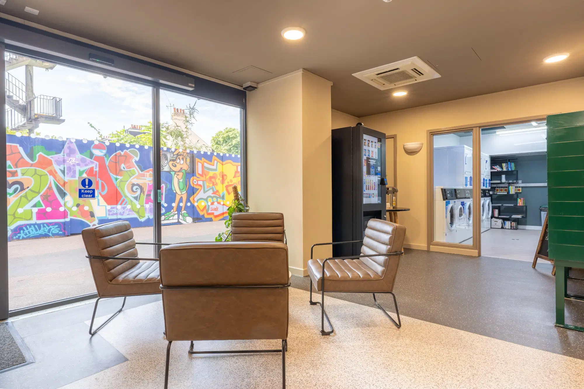 iQ The Arcade, London – Amenities