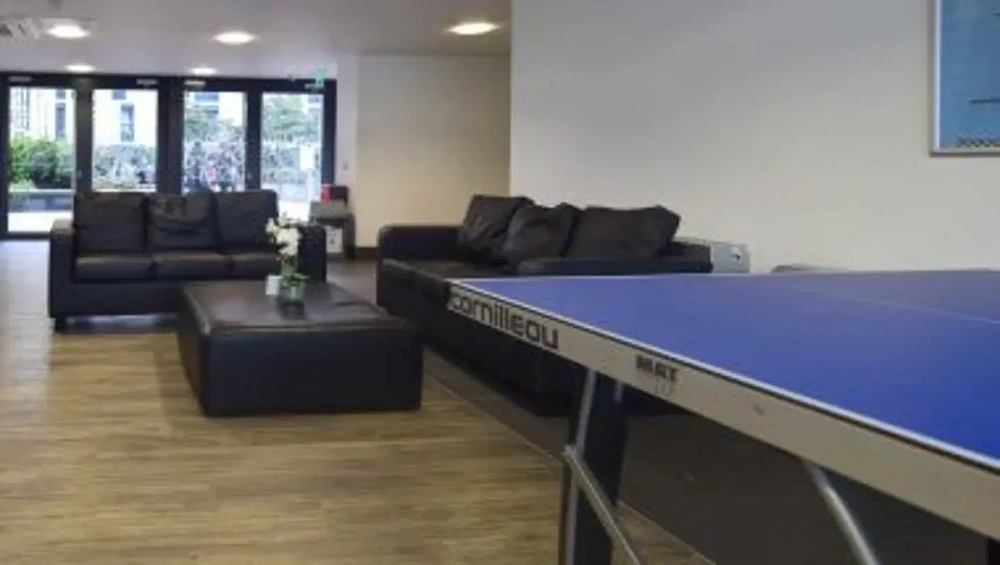 iQ Sterling Court, London – Amenities