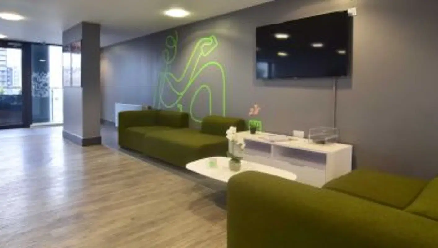 iQ Sterling Court, London – Amenities