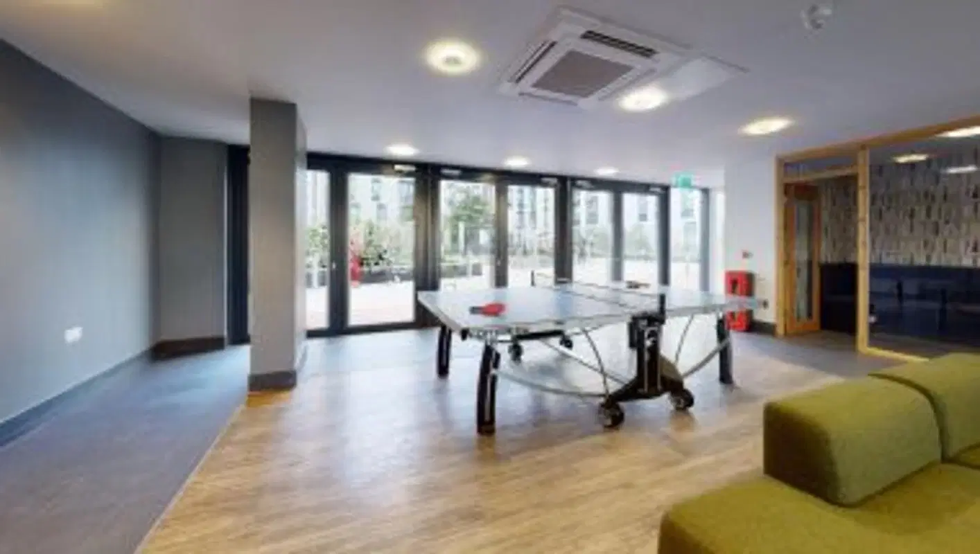 iQ Sterling Court, London – Amenities