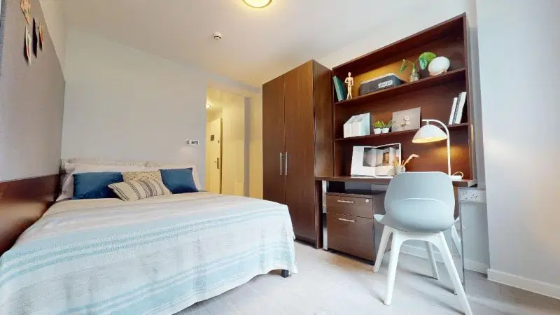 iQ Highbury, London – Silver En Suite Plus