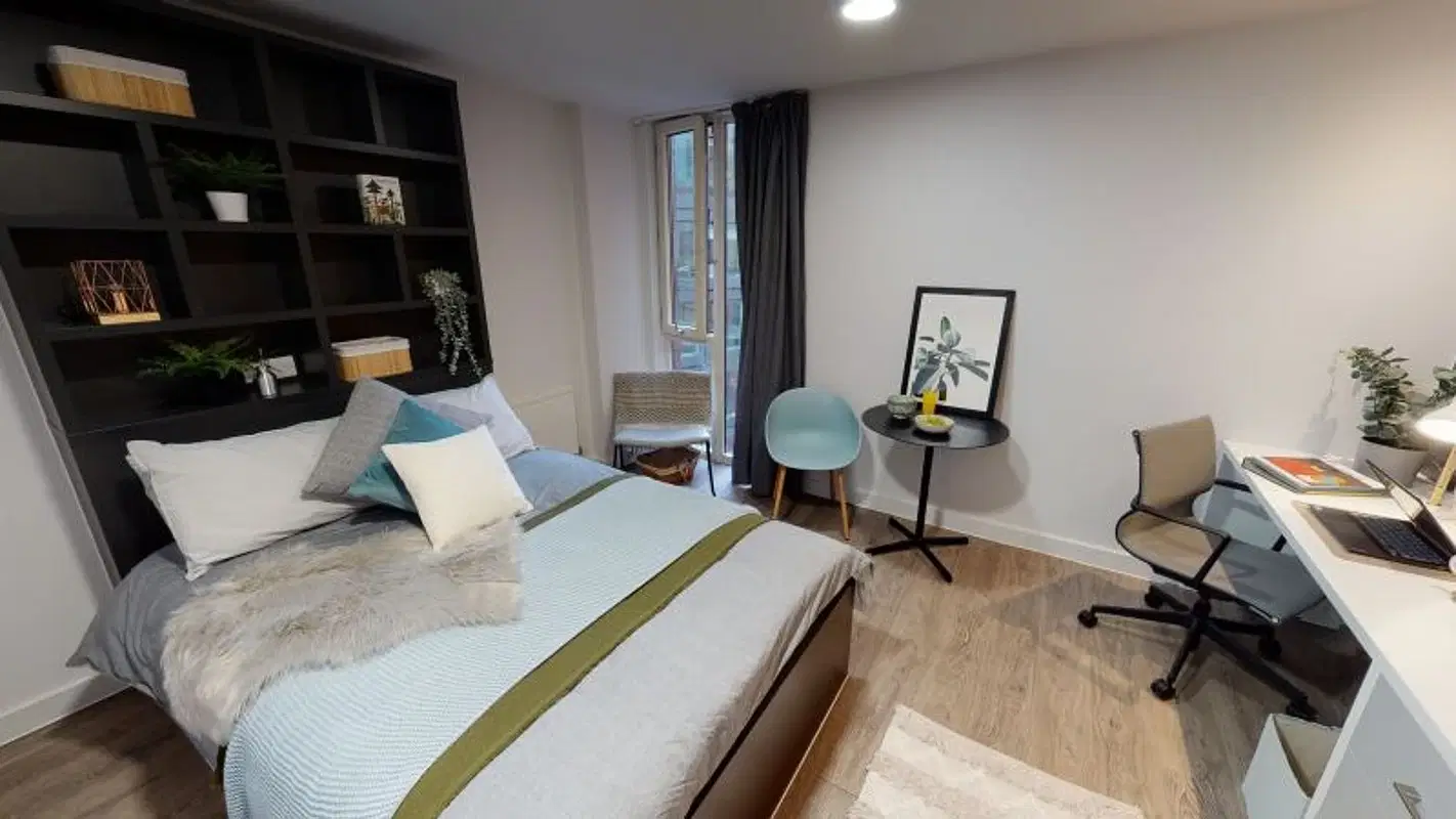 iQ Shoreditch, London – Platinum Studio
