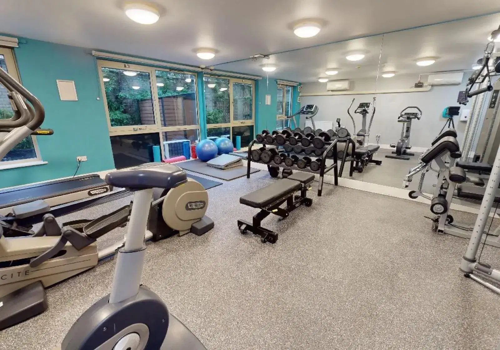 iQ Hoxton, London – Amenities