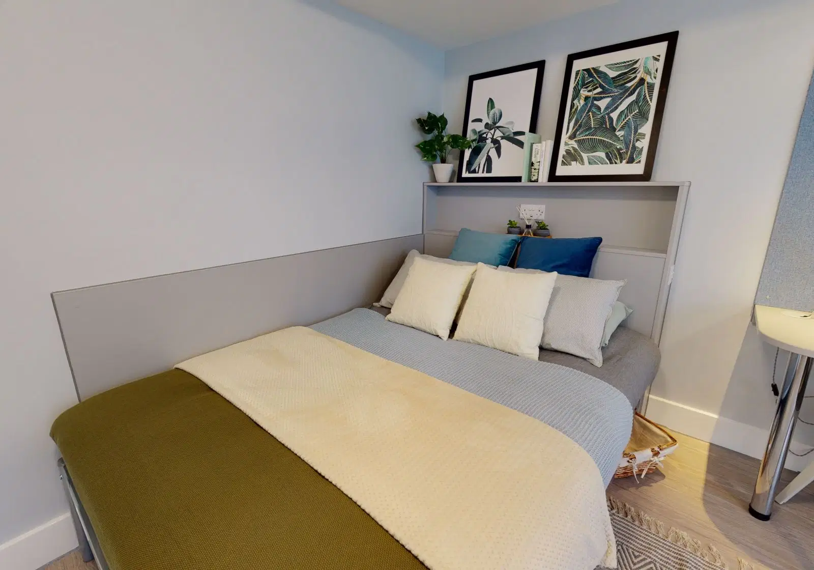 iQ Hoxton, London – Platinum Studio
