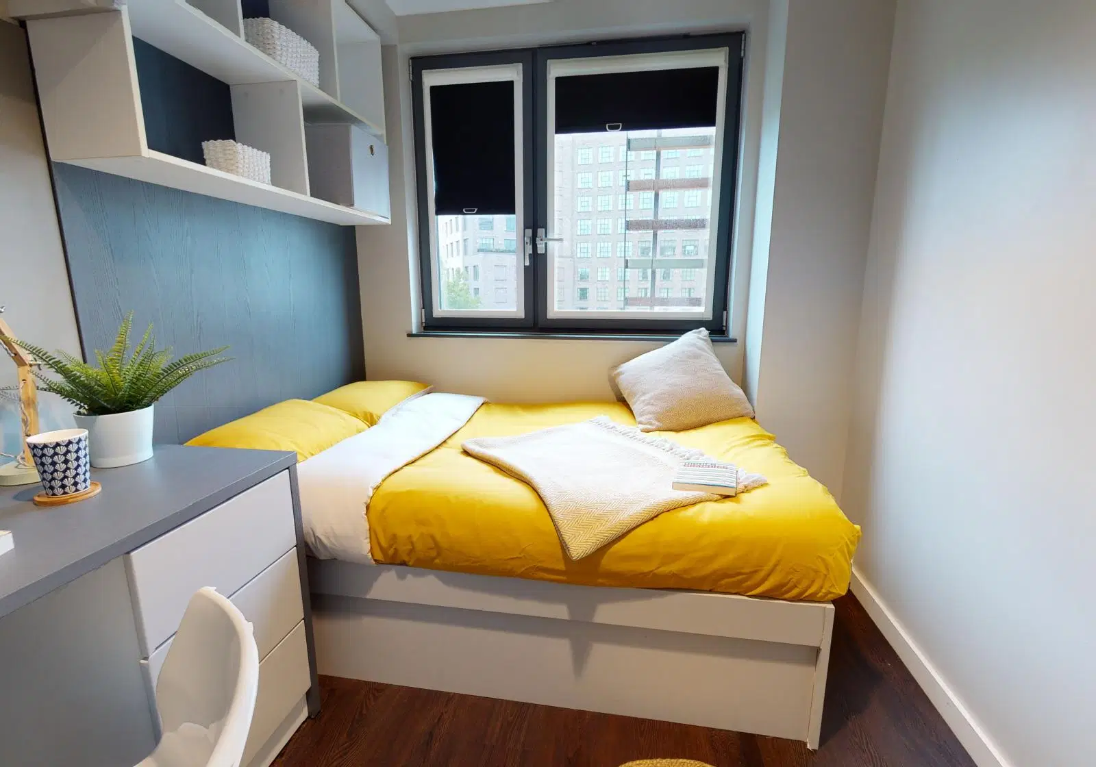 iQ Paris Gardens, London – Gold 3 Bed Apt