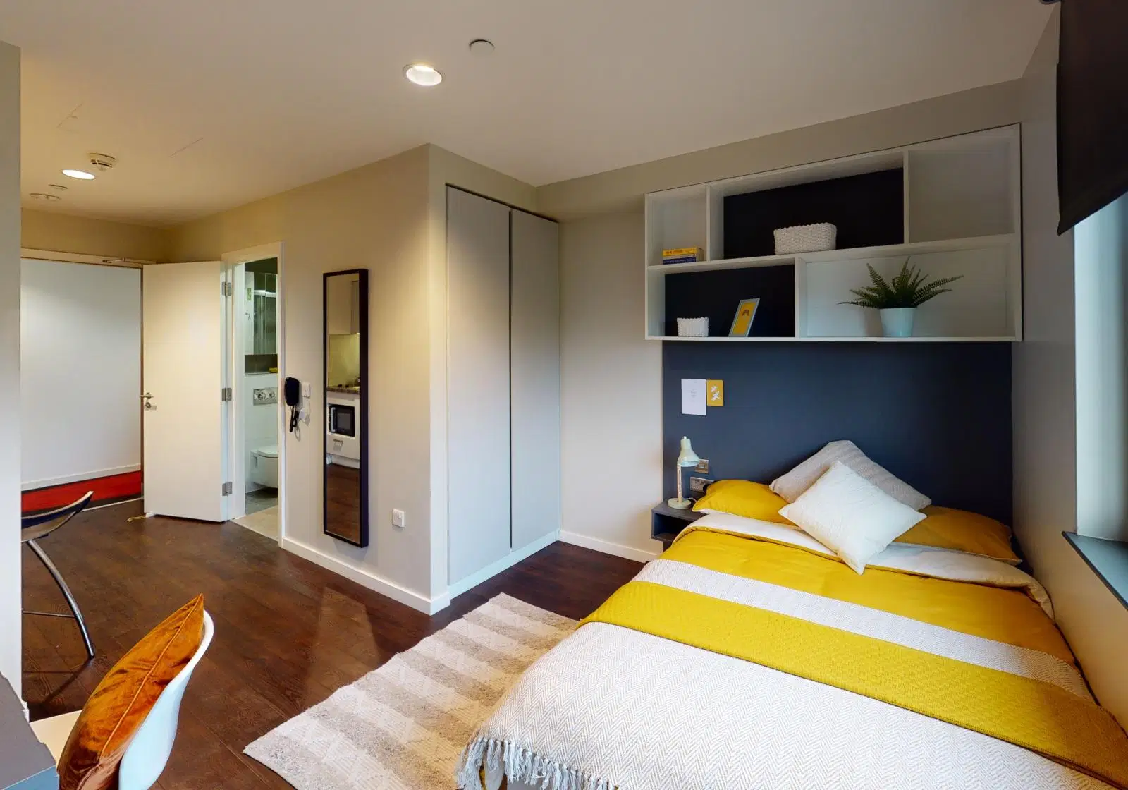 iQ Paris Gardens, London – Gold Studio