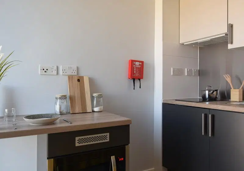 iQ Magenta House, London – Silver Studio Plus
