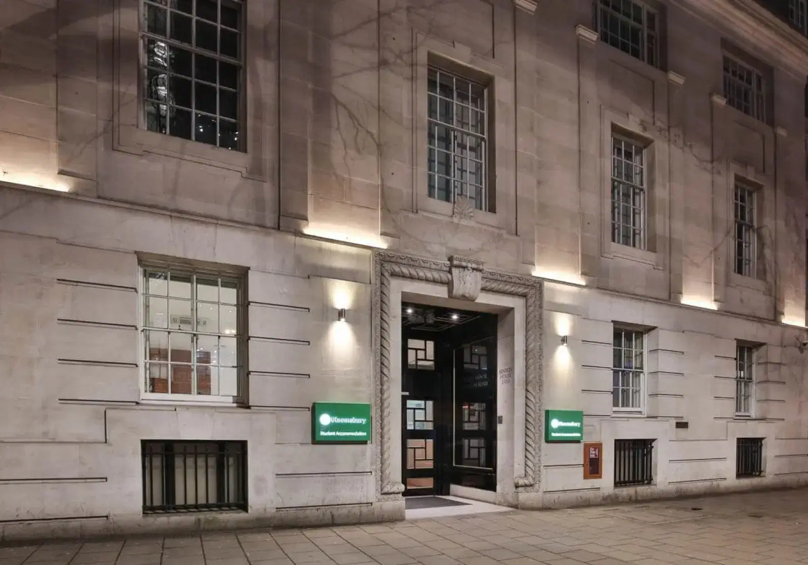 iQ Bloomsbury, London – Exterior