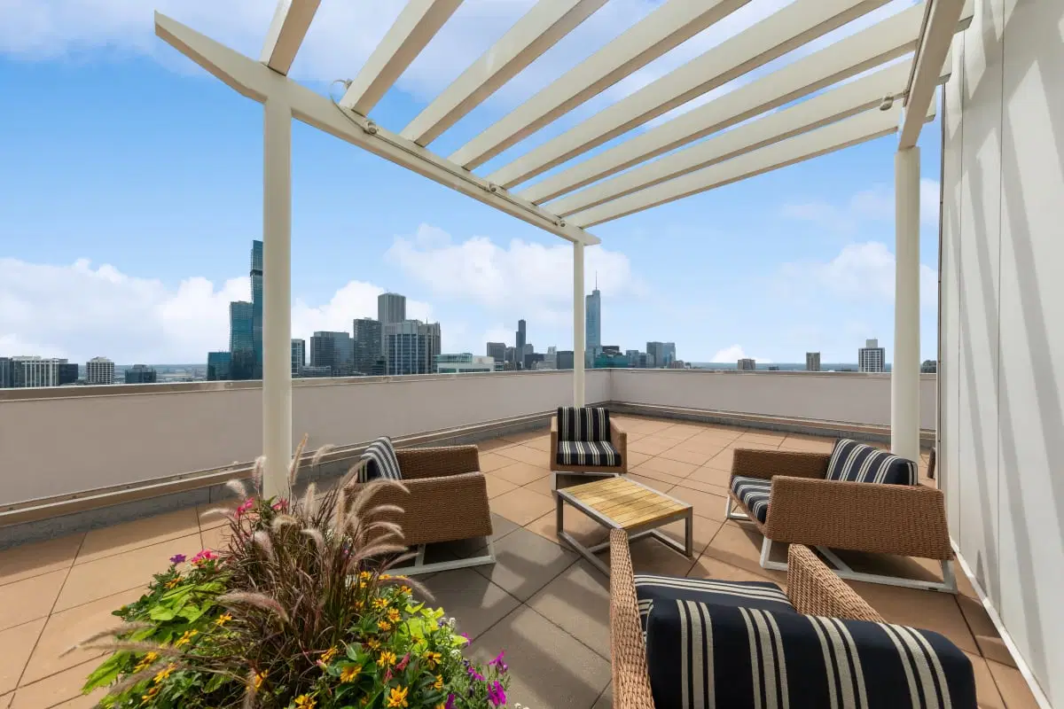 Axis Apartments & Lofts, Chicago – Common Area