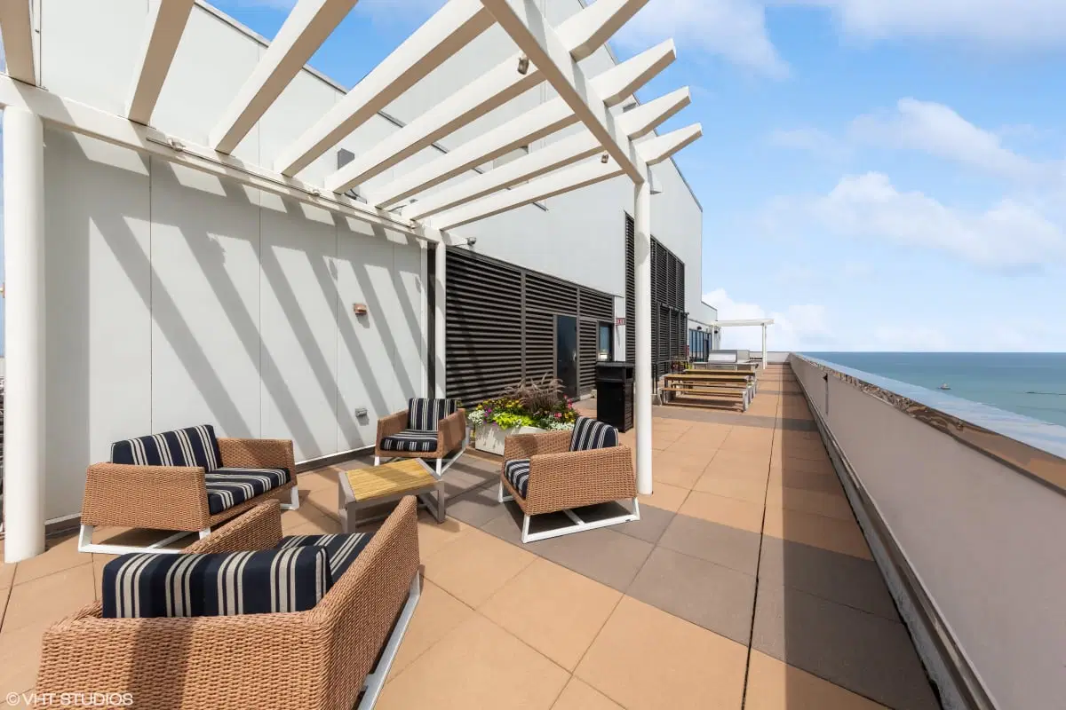 Axis Apartments & Lofts, Chicago – Common Area