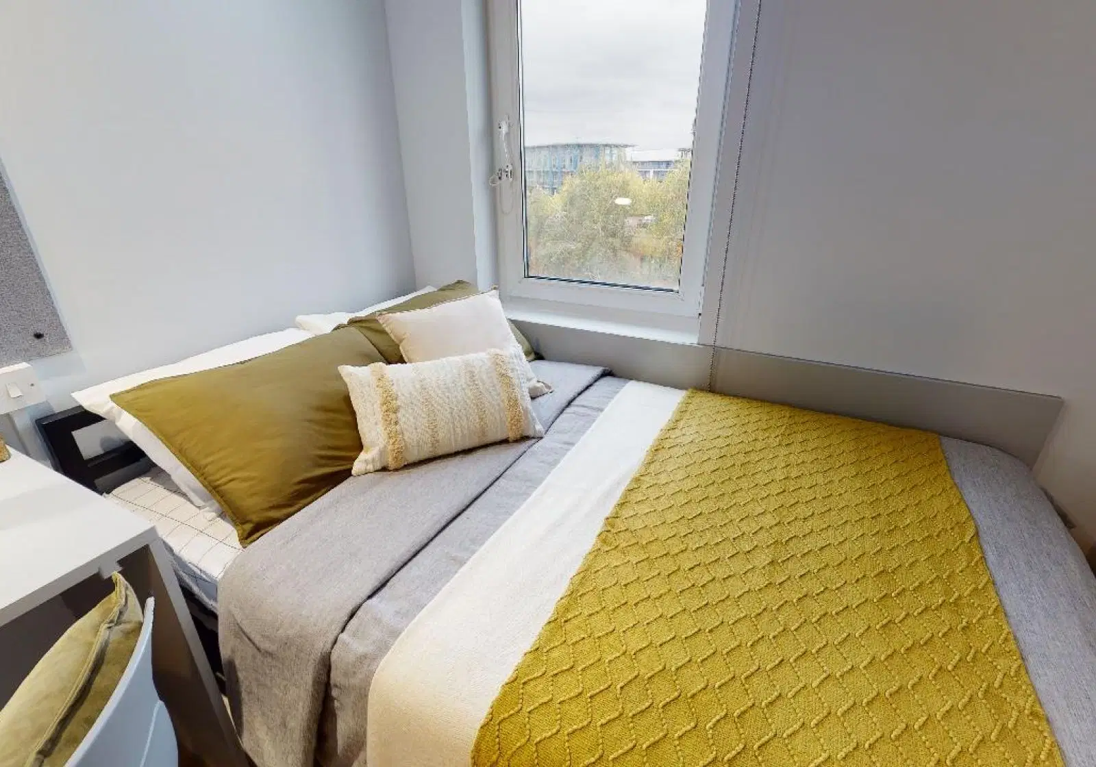 iQ Broderick House, Birmingham – Copper En Suite