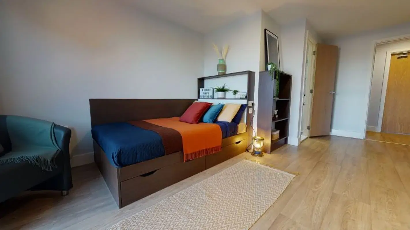 iQ Penworks House, Birmingham – Diamond En Suite