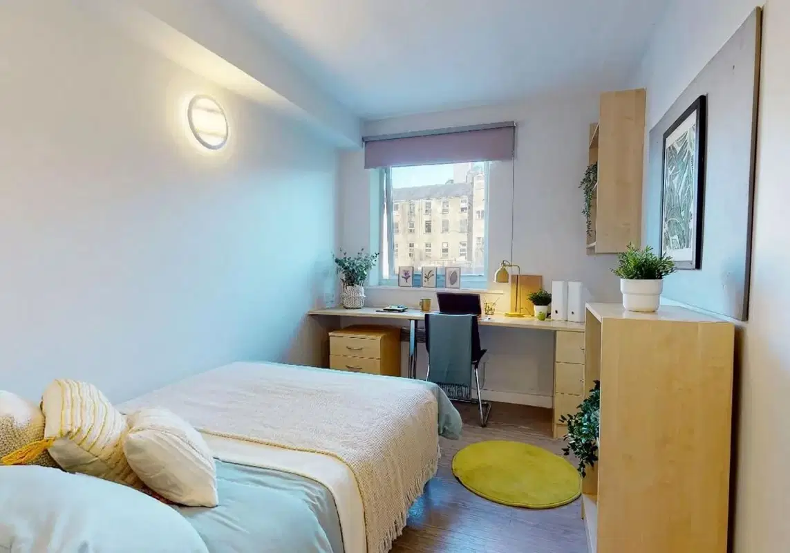 Arkwright House, Bradford – Gold Ensuite