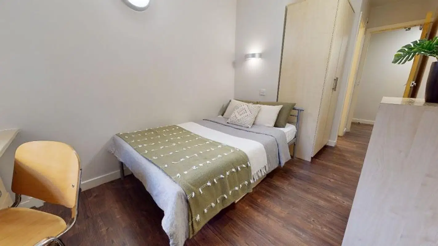 iQ Aspley House, Huddersfield – Bronze En Suite Plus