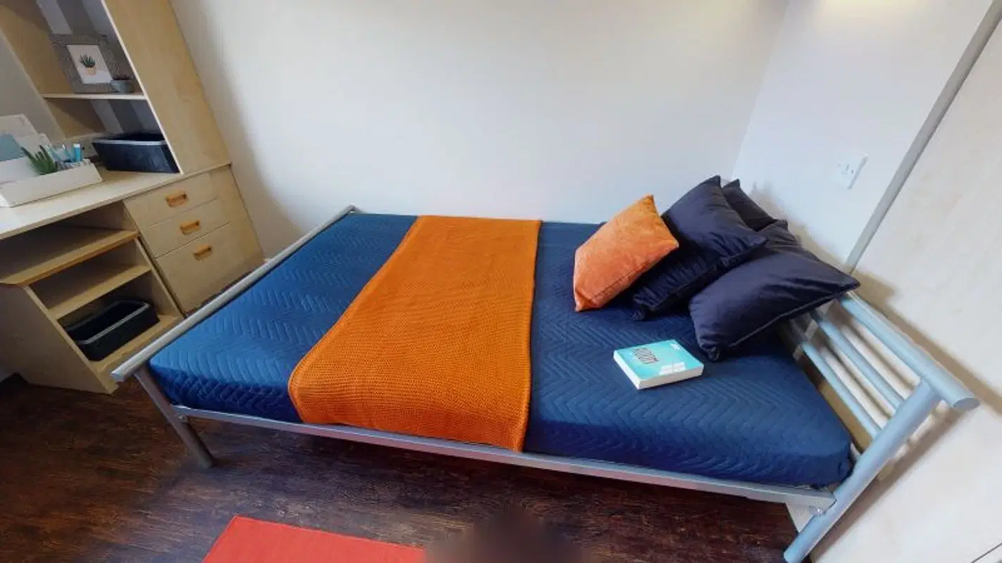 iQ Grosvenor House, Leicester – Bronze En Suite