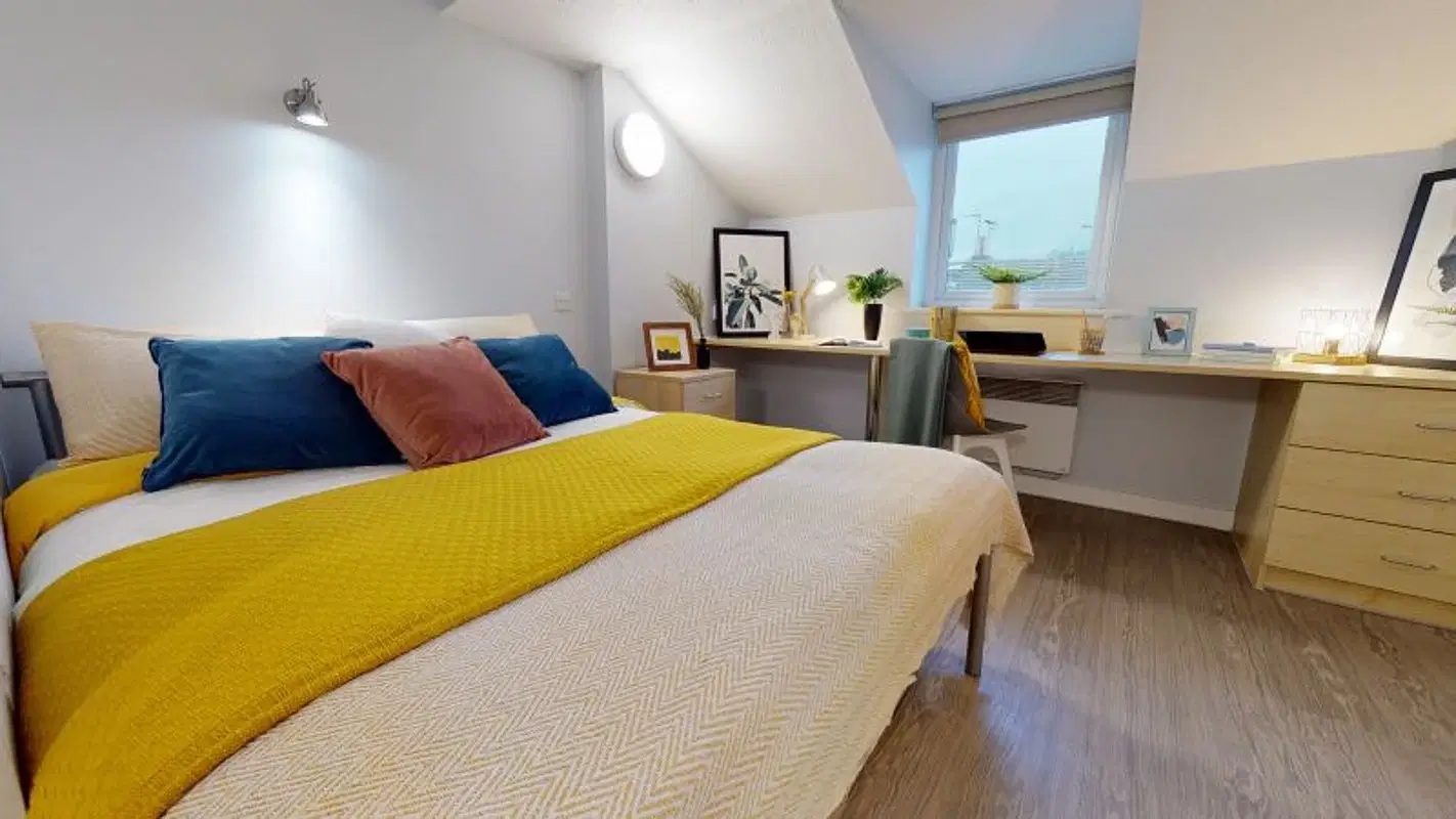iQ Hayes Wharf, Lincoln – Gold En Suite