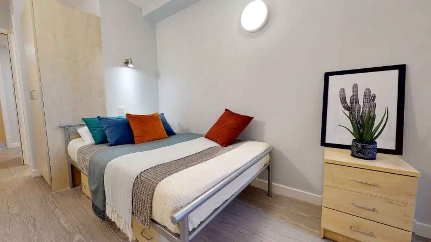 iQ Hayes Wharf, Lincoln – Silver En Suite