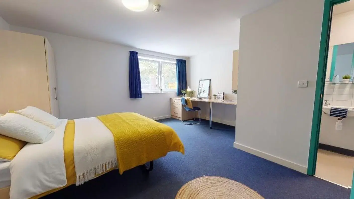 iQ Pavilions, Lincoln – Gold En Suite