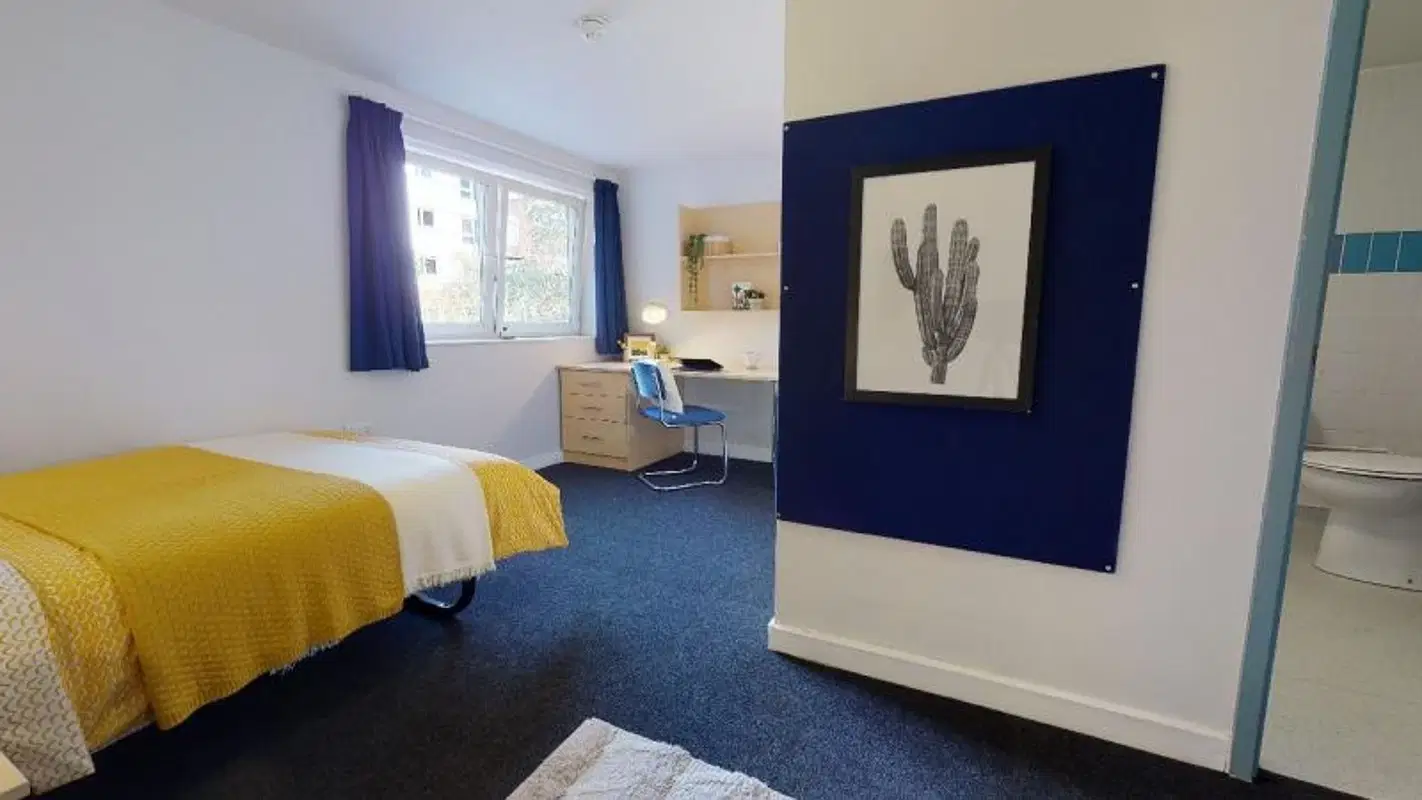iQ Pavilions, Lincoln – Silver En Suite