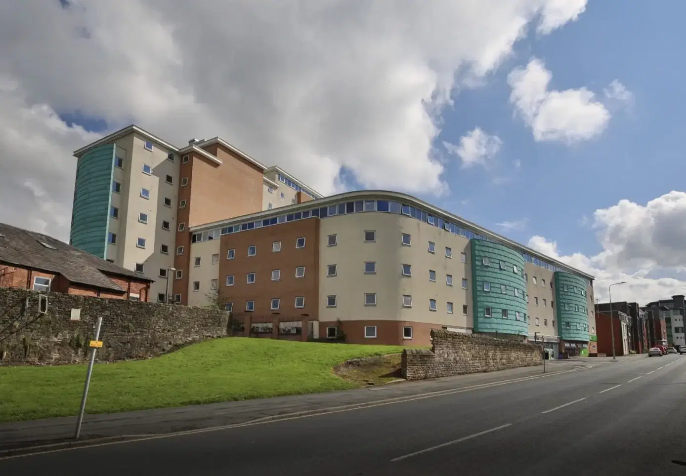 iQ Kopa, Preston – Exterior