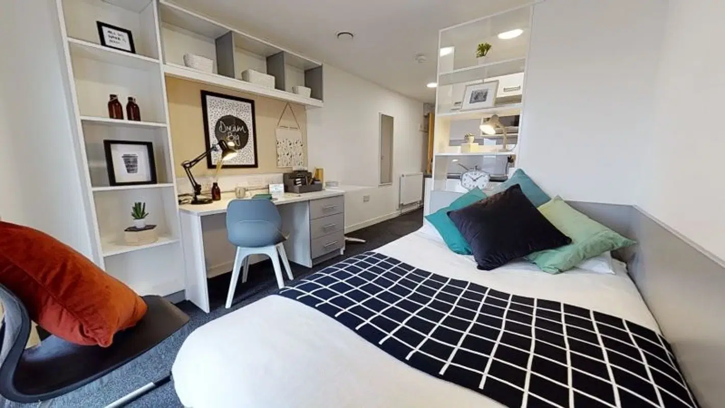 iQ Century Square, Sheffield – Silver Studio Plus