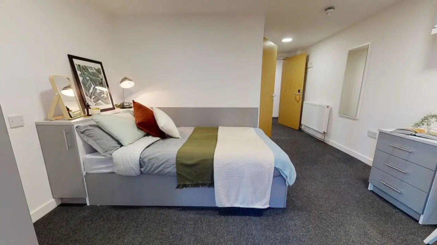 iQ Century Square, Sheffield – Platinum En Suite