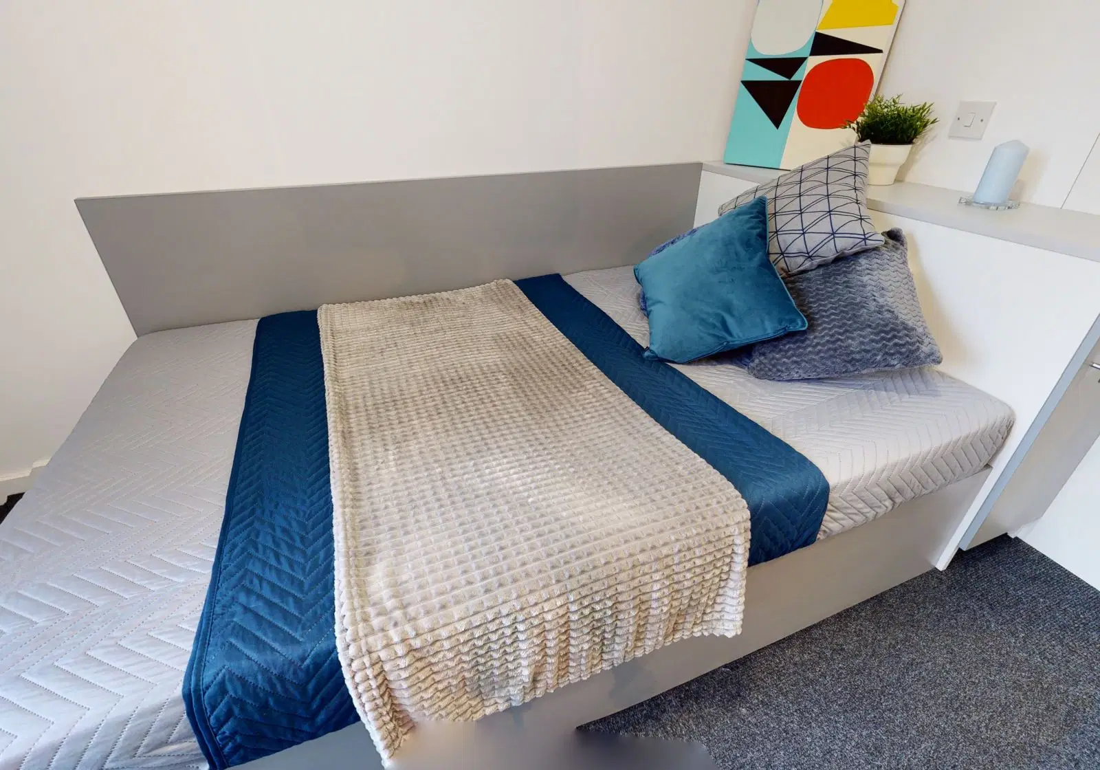 iQ Century Square, Sheffield – Bronze En Suite Plus