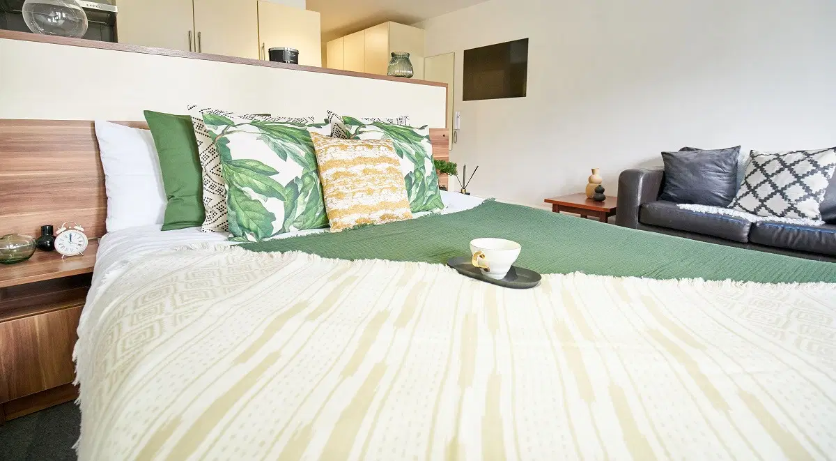 Windsor Court, Liverpool – Gold Balcony Studio