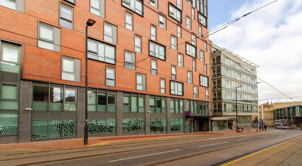 Straits Manor, Sheffield – Exterior