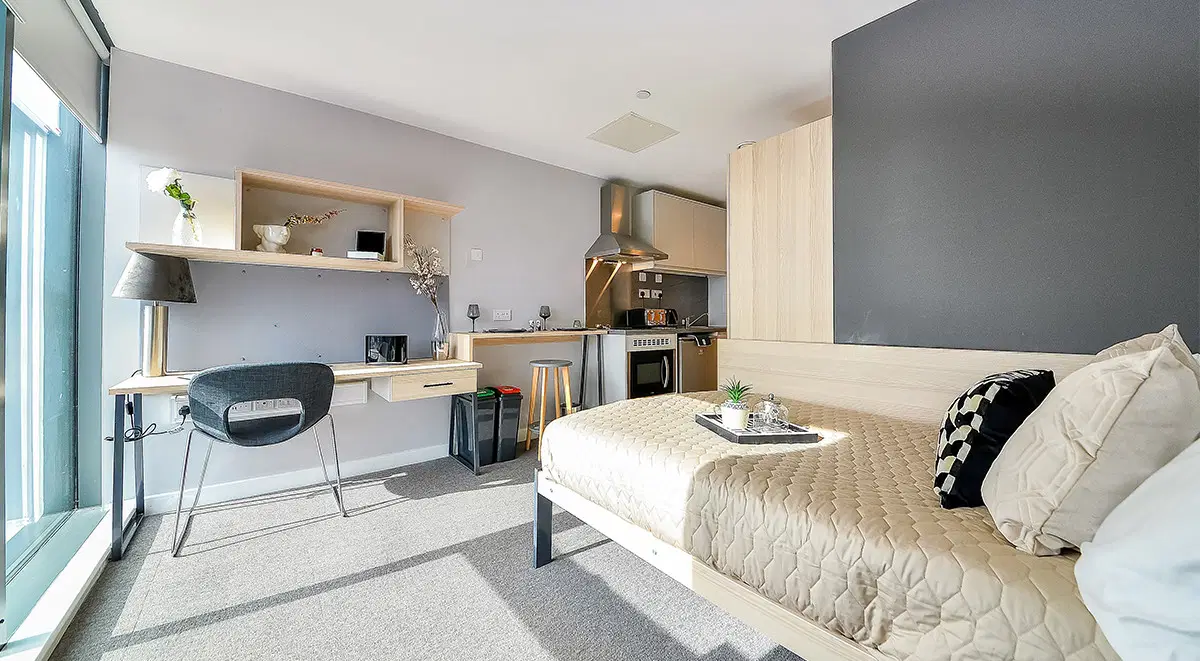 Straits Manor, Sheffield – Premium Studio