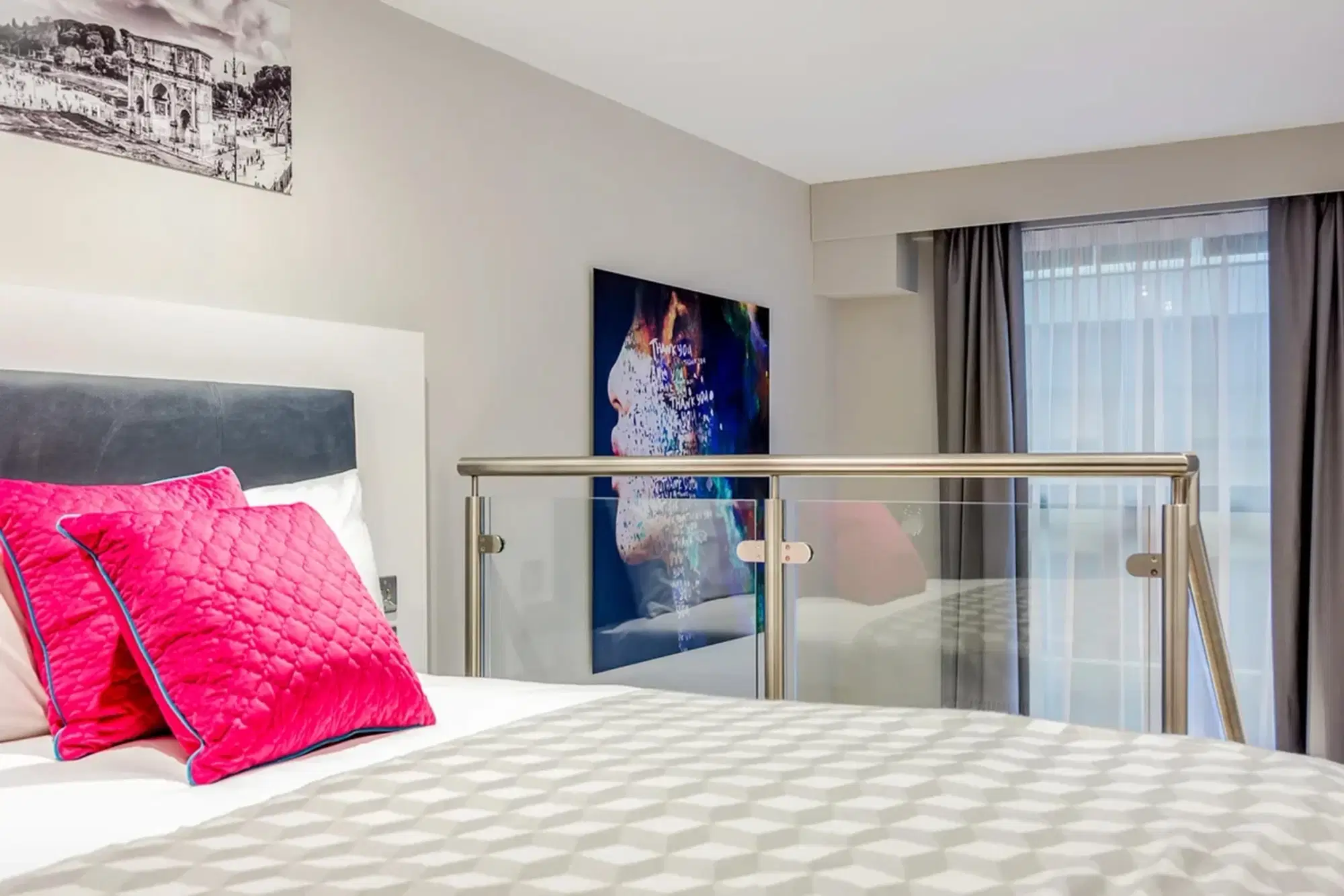 Iconinc Gravity, Lincoln – Elegance Duplex Apartment