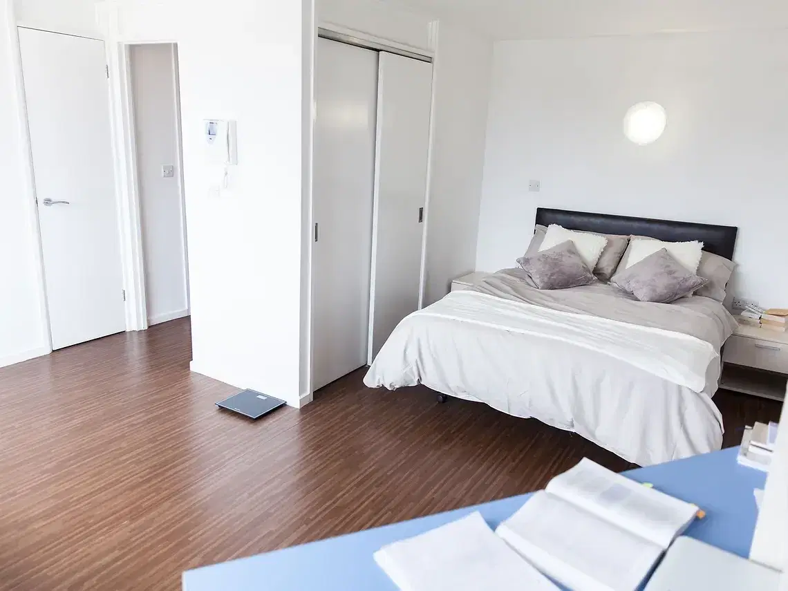 Holly Court, Bristol – Premium Studio