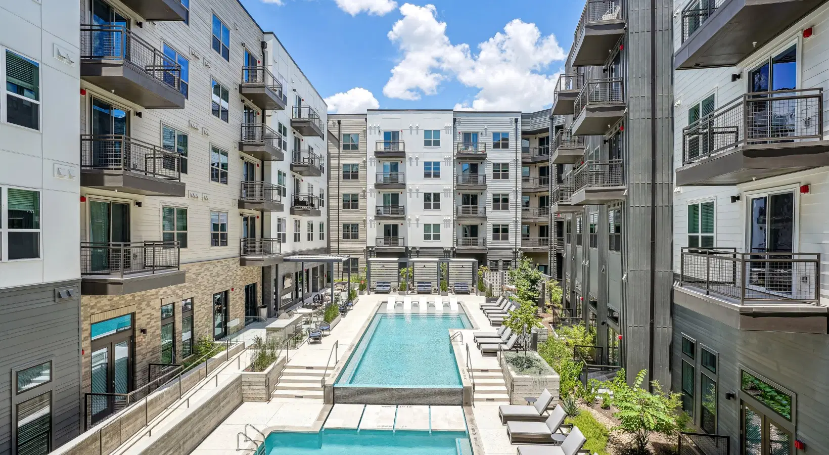 Bridge At The Blockyard, Austin – Exterior
