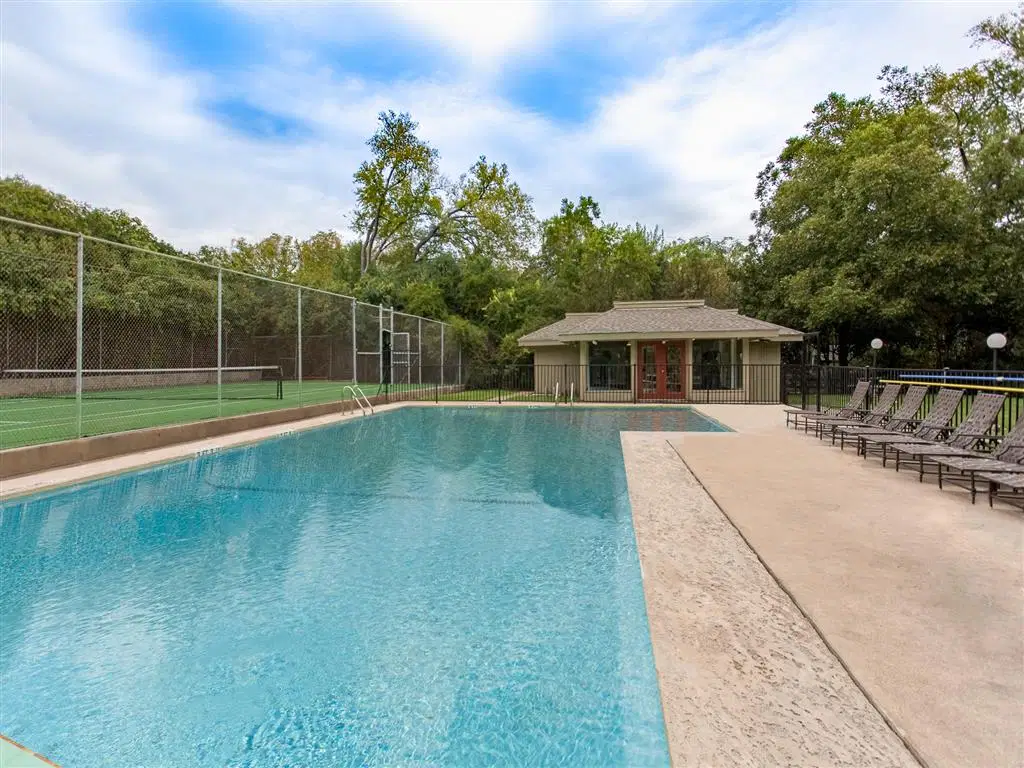 Forest Creek Village Apartments, Austin – Exterior