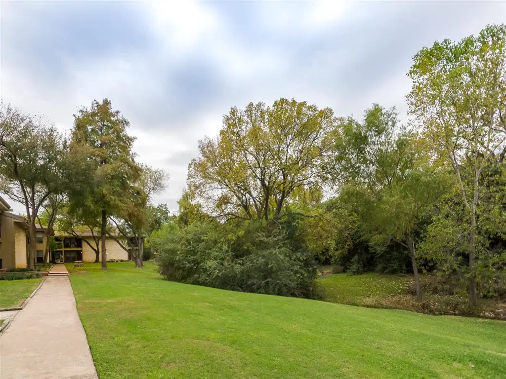 Forest Creek Village Apartments, Austin – Exterior