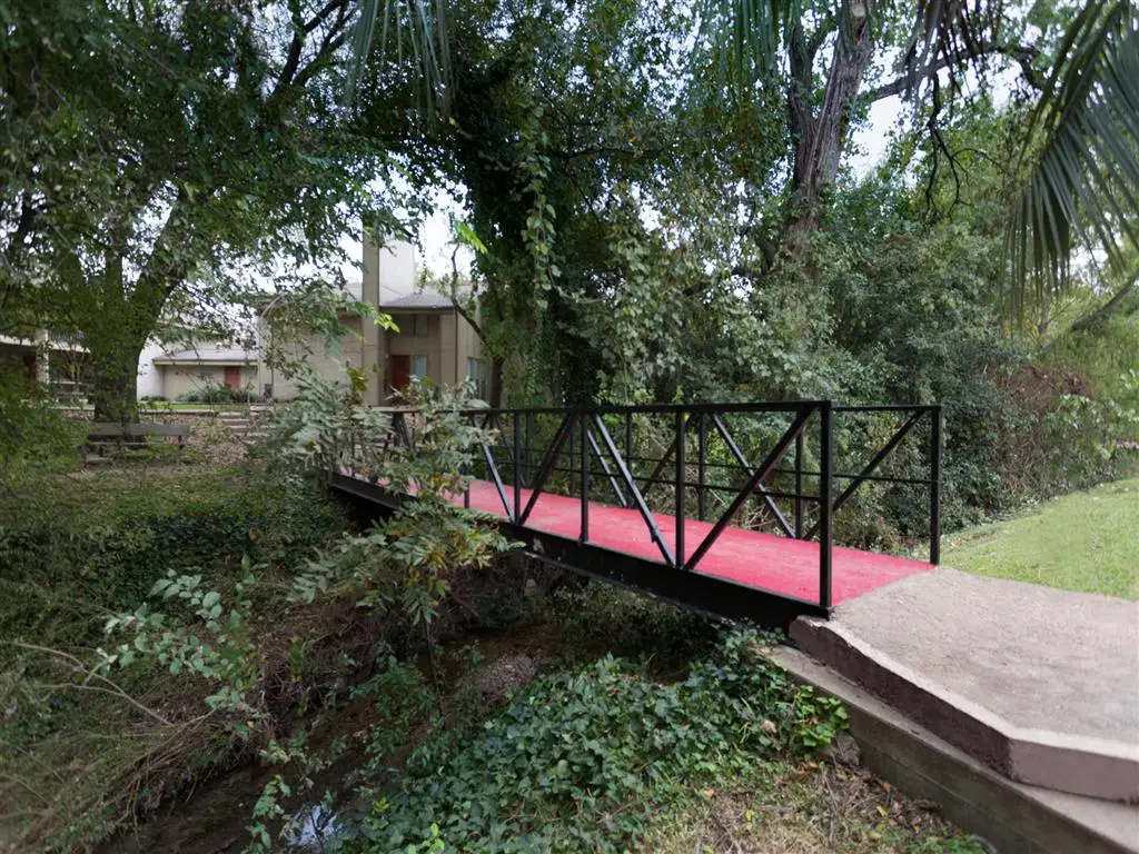 Forest Creek Village Apartments, Austin – Exterior