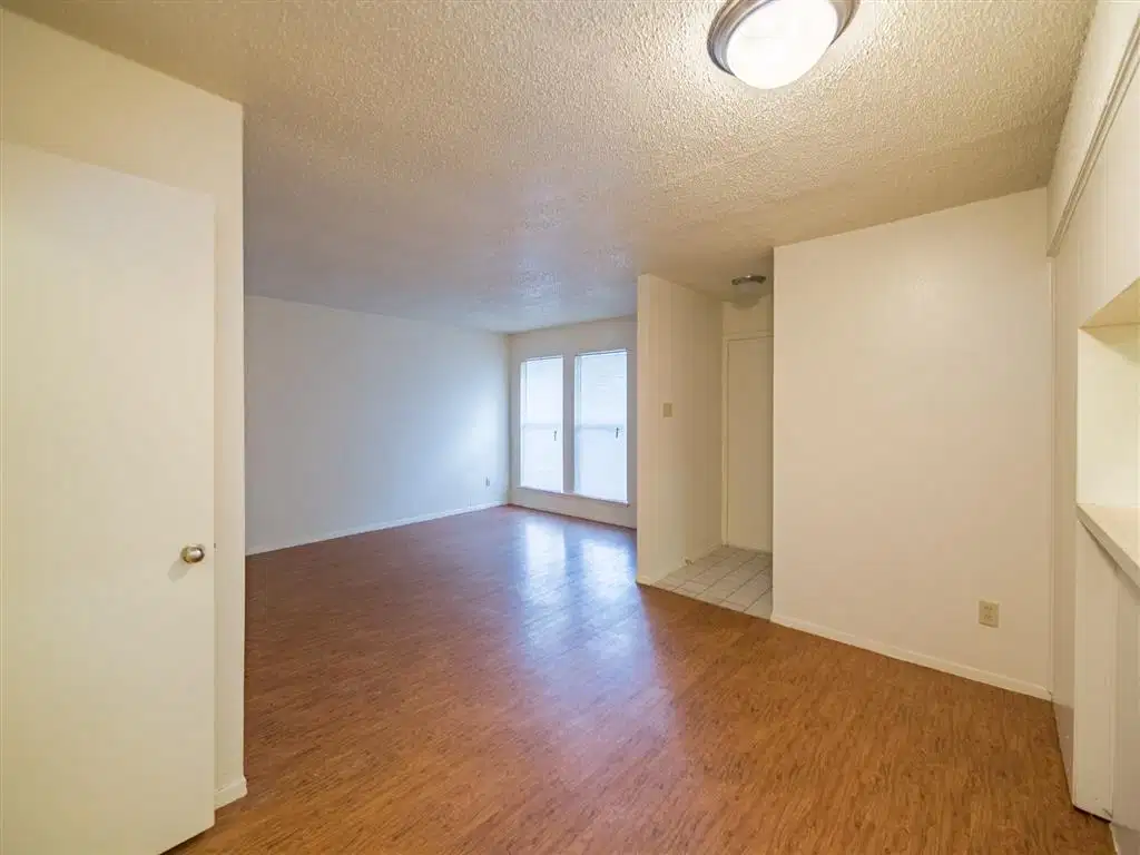 Forest Creek Village Apartments, Austin