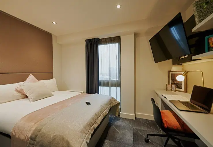 Glasgow West End, Glasgow – Bronze Studio