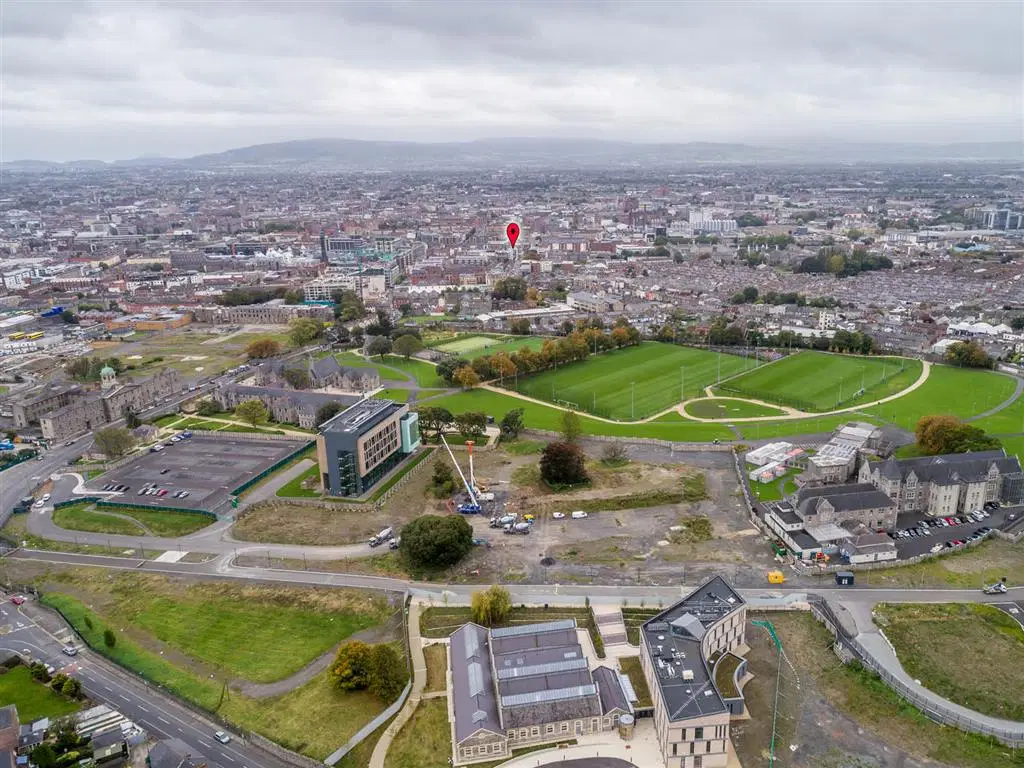 Árasáin P&V, Dublin – Exterior