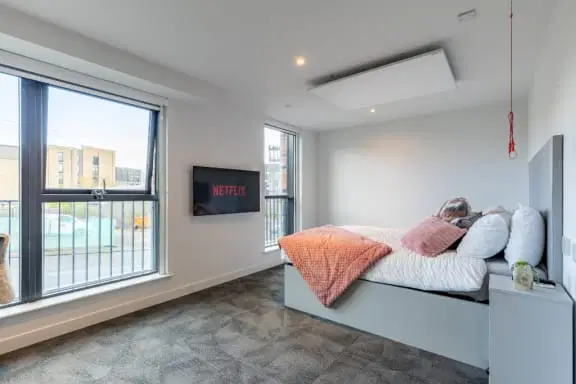 West End, Glasgow – Diamond Studio