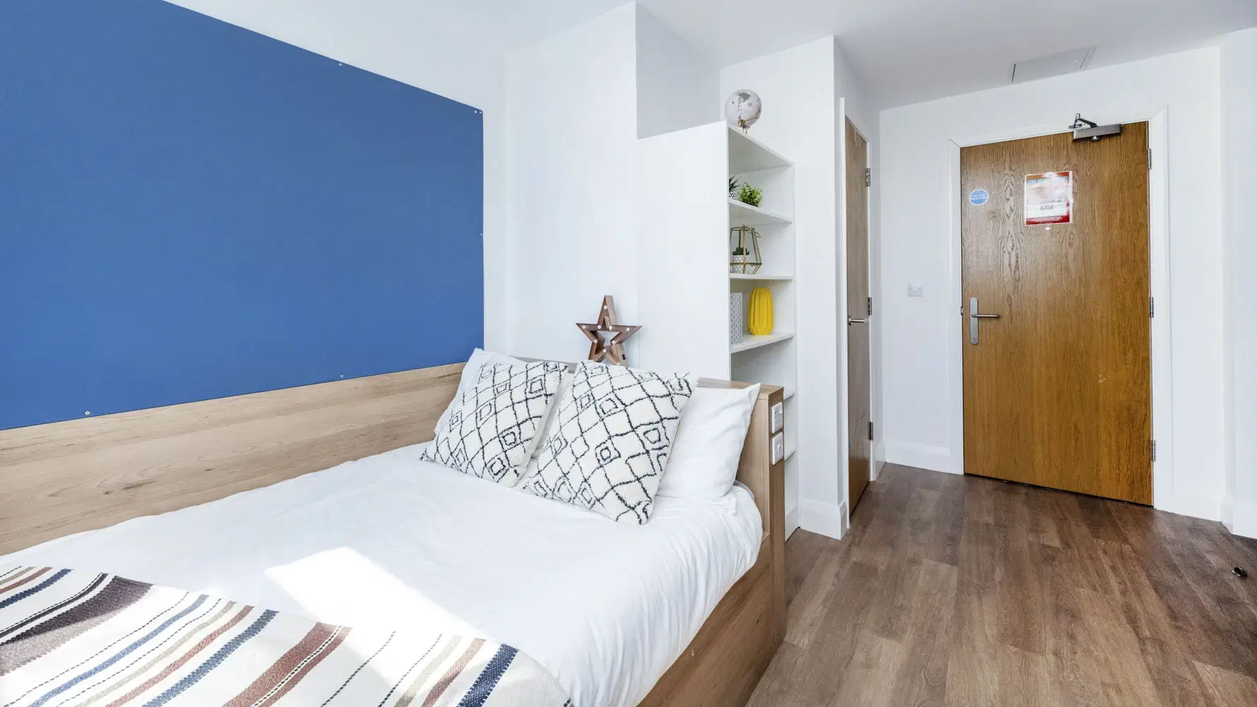 St Leonard's House, Lancaster – Standard Ensuite