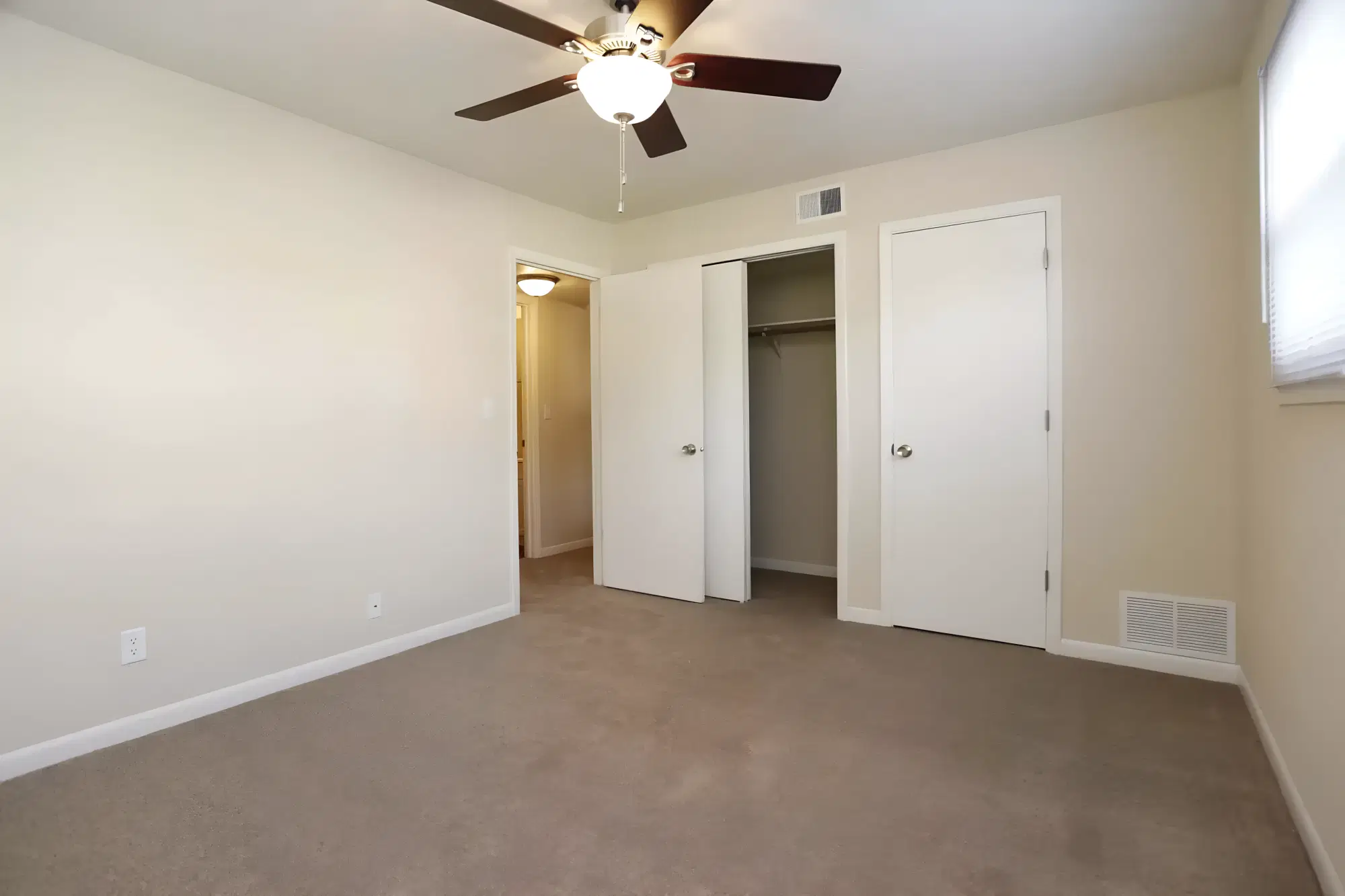 Pinecrest Apartments, Normal