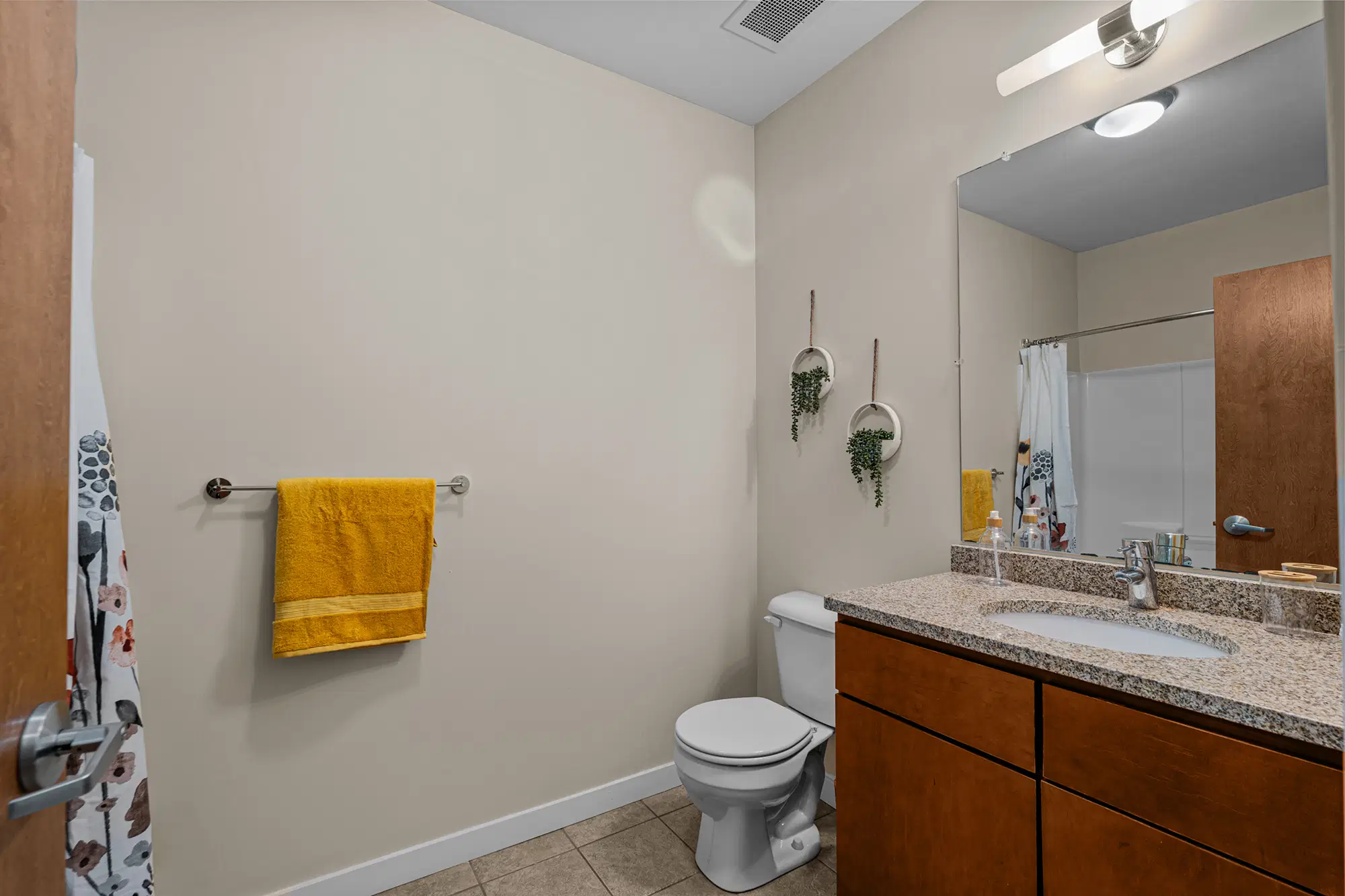 The Flats, Normal – Bathroom