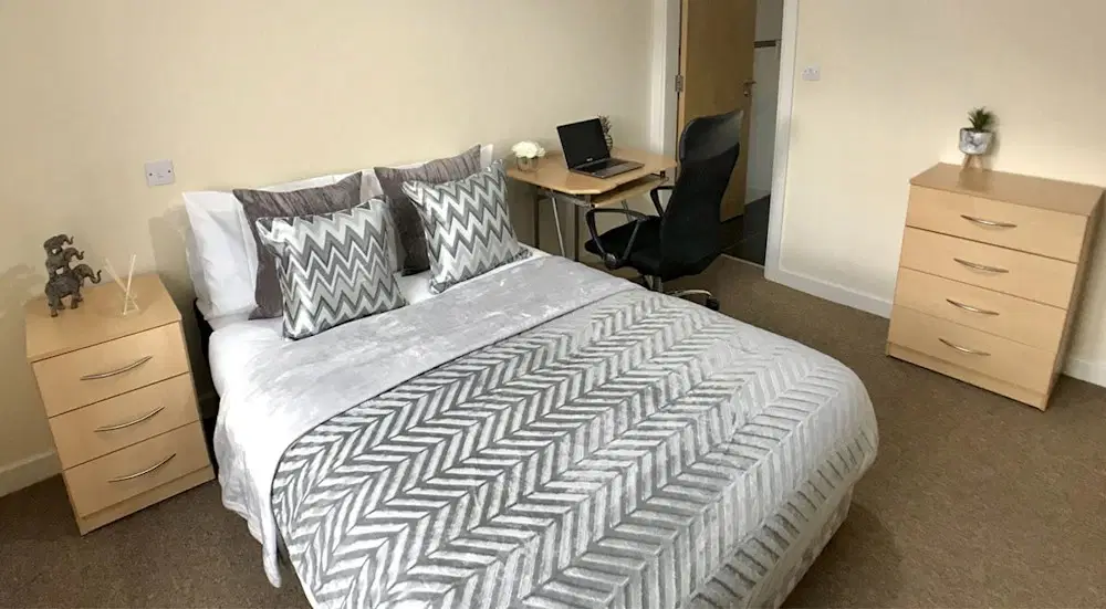 Hassells Bridge Apartments, Newcastle Under Lyme – 2 Bed Apartment Ensuite Room