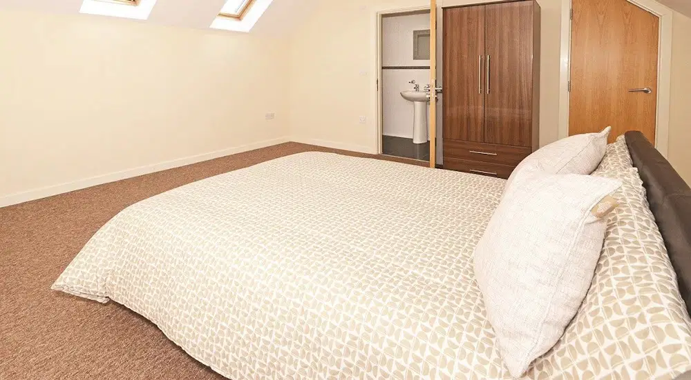 Hassells Bridge Apartments, Newcastle Under Lyme – 4 Bed Apartment Ensuite Room