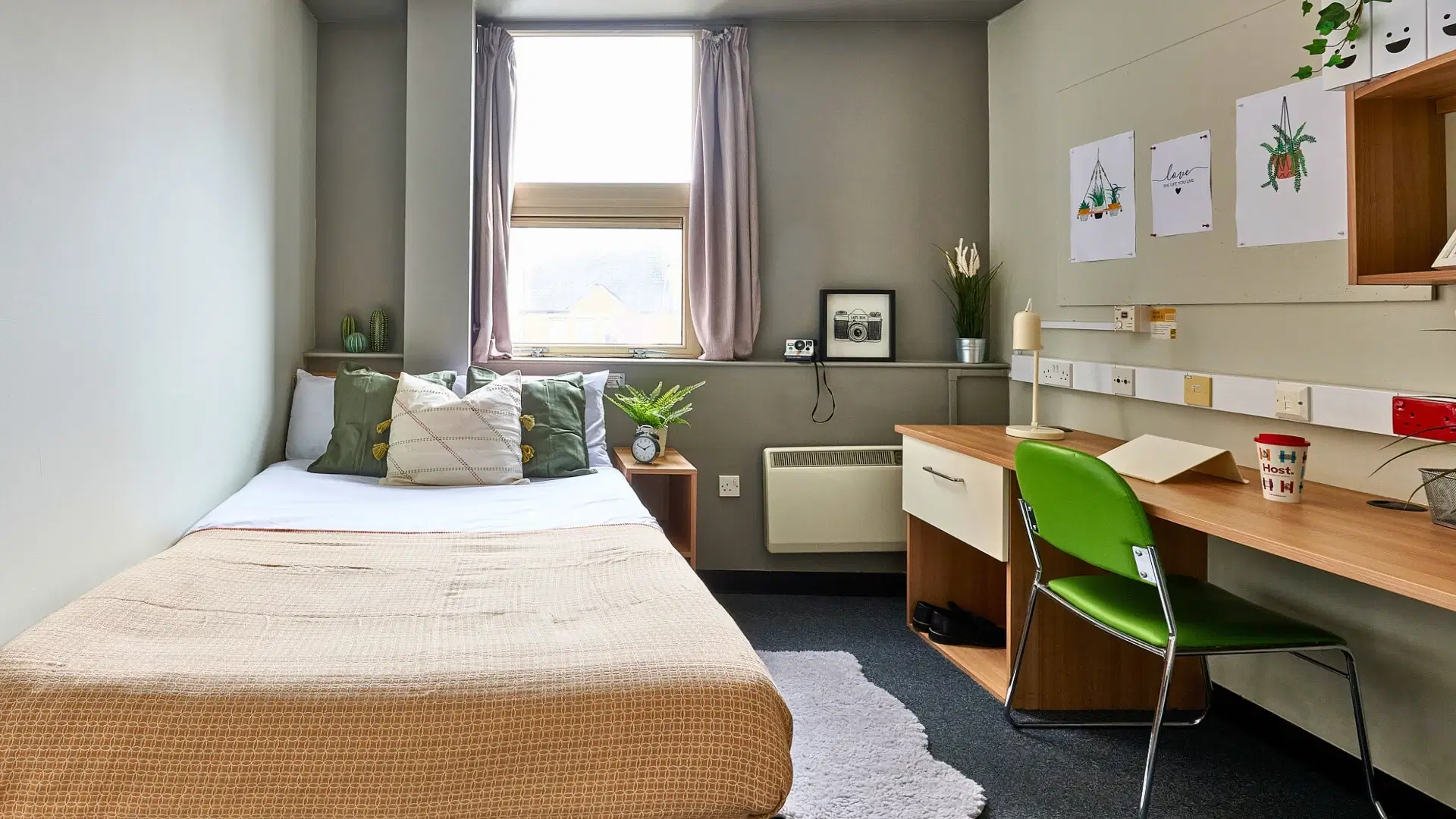 Northernhay House, Exeter – Basic En Suite